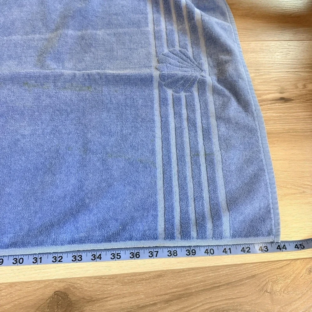 Vintage Blue 70's Bath Towel Shell Design Made In USA 23x44